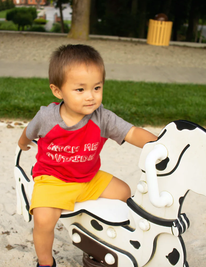 SALE - Toddler Unisex - 'Catch Me Outside' Raglan Tee - Urban Red/Heather Grey