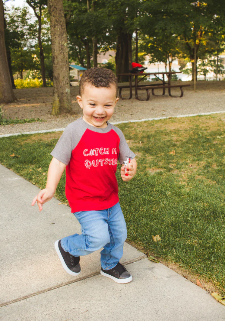 SALE - Toddler Unisex - 'Catch Me Outside' Raglan Tee - Urban Red/Heather Grey